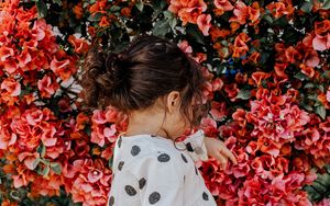 Preview wallpaper girl, child, flowers, bright