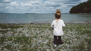 Preview wallpaper girl, child, shore, walk