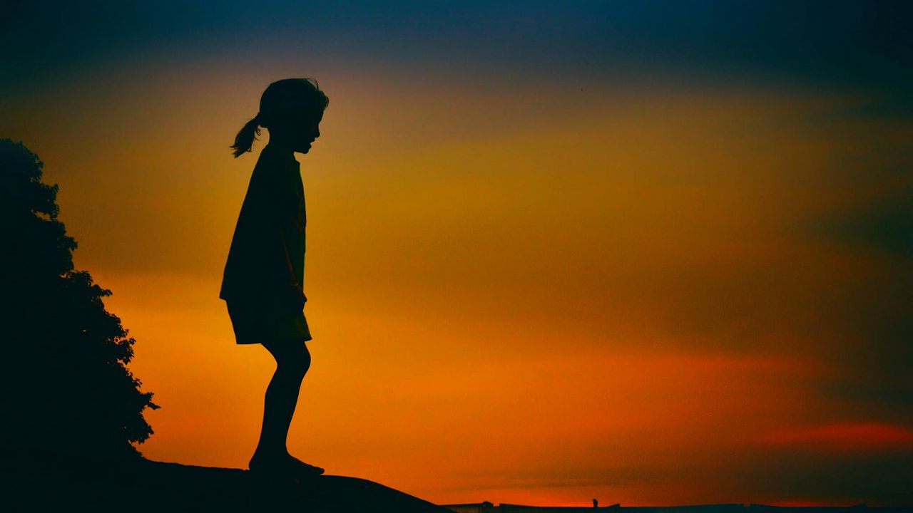 Wallpaper girl, child, silhouette, sunset