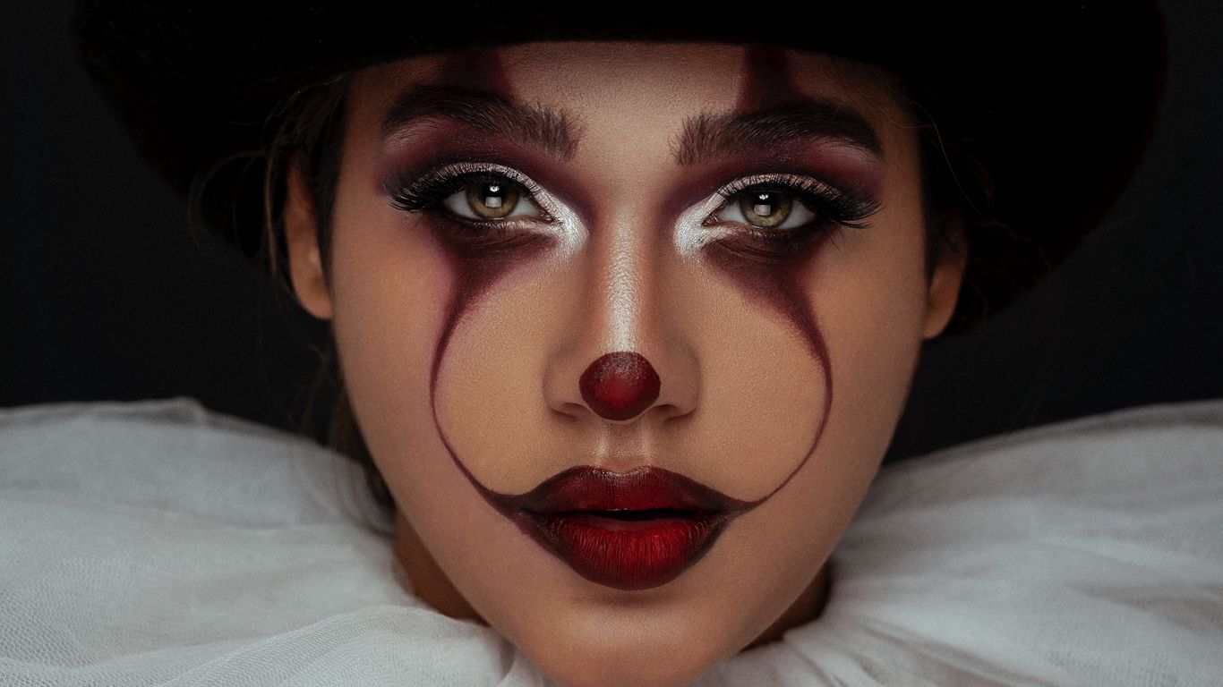 1366x768 Wallpaper girl, clown, face, paint, makeup