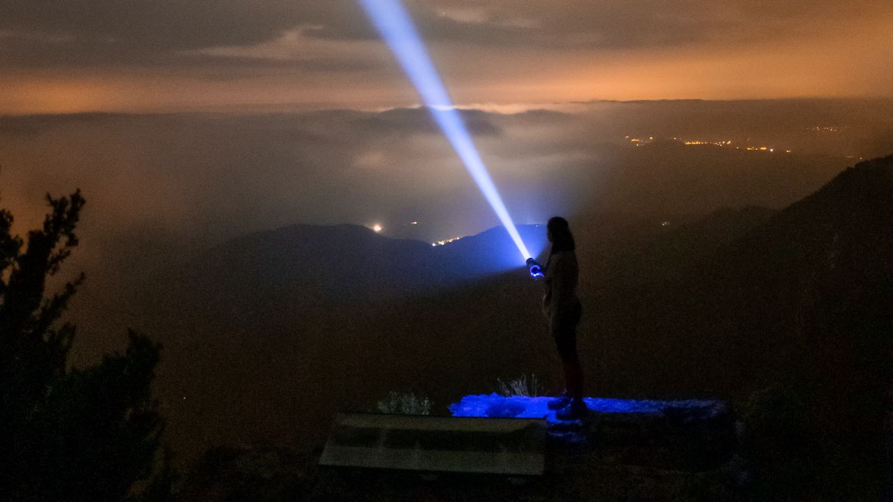 Wallpaper girl, flashlight, starry sky, night, glow