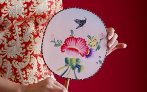 Preview wallpaper girl, hand, kimono, fan, patterns