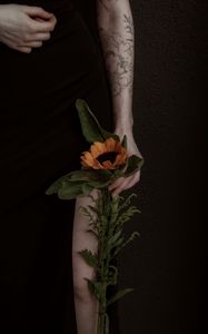 Preview wallpaper girl, hand, sunflower, flower, tattoo