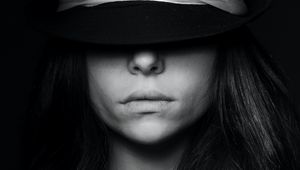 Preview wallpaper girl, hat, bw, face, portrait