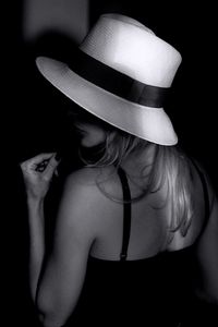 Preview wallpaper girl, hat, bw, shadow