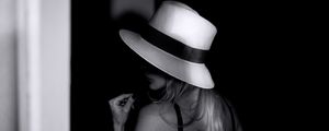 Preview wallpaper girl, hat, bw, shadow