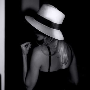 Preview wallpaper girl, hat, bw, shadow