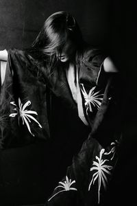 Preview wallpaper girl, kimono, bw, movement