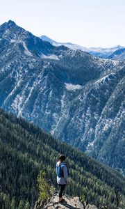 Preview wallpaper girl, mountains, freedom, loneliness