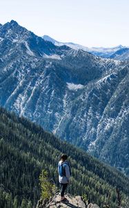 Preview wallpaper girl, mountains, freedom, loneliness