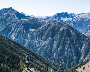 Preview wallpaper girl, mountains, freedom, loneliness