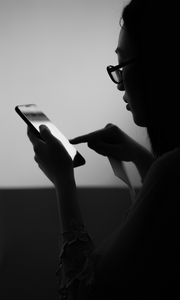 Preview wallpaper girl, phone, bw, dark, touch