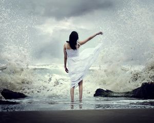 Preview wallpaper girl, sea, surf, dress, spray