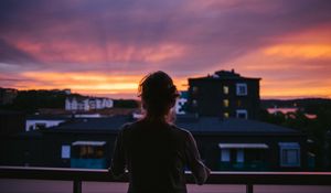 Preview wallpaper girl, silhouette, dark, city, twilight