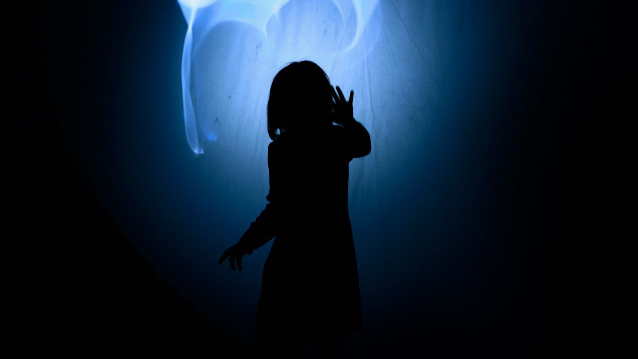 Wallpaper girl, silhouette, flame, dark