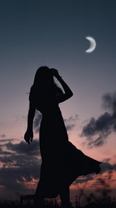 Preview wallpaper girl, silhouette, moon, dusk, dark