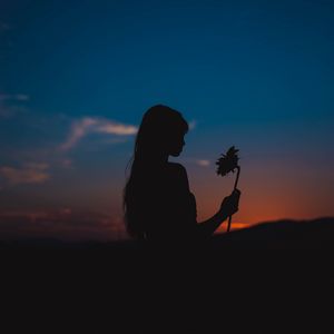 Preview wallpaper girl, silhouette, sunflower, flower, sunset