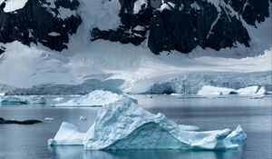 Preview wallpaper glacier, ice, snow, fog, mountain, water