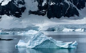 Preview wallpaper glacier, ice, snow, fog, mountain, water