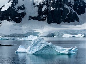 Preview wallpaper glacier, ice, snow, fog, mountain, water