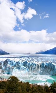 Preview wallpaper glacier, iceberg, cold, tourists, blocks, excursion