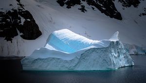 Preview wallpaper glacier, mountain, snow, antarctica