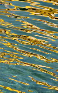 Preview wallpaper glare, water, ripples, golden, waves