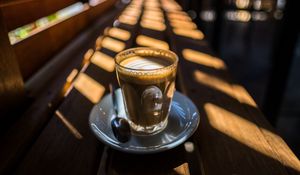 Preview wallpaper glass, coffee, light, cafe