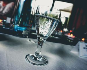 Preview wallpaper glass, drink, bubbles