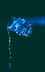 Preview wallpaper glass, hand, water, lighting