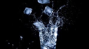 Preview wallpaper glass, ice, water, spray