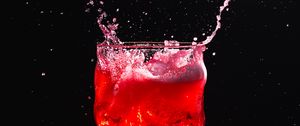 Preview wallpaper glass, spray, splash, drink, ice, red