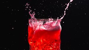 Preview wallpaper glass, spray, splash, drink, ice, red