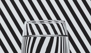 Preview wallpaper glass, water, stripes, distortion, illusion, black and white