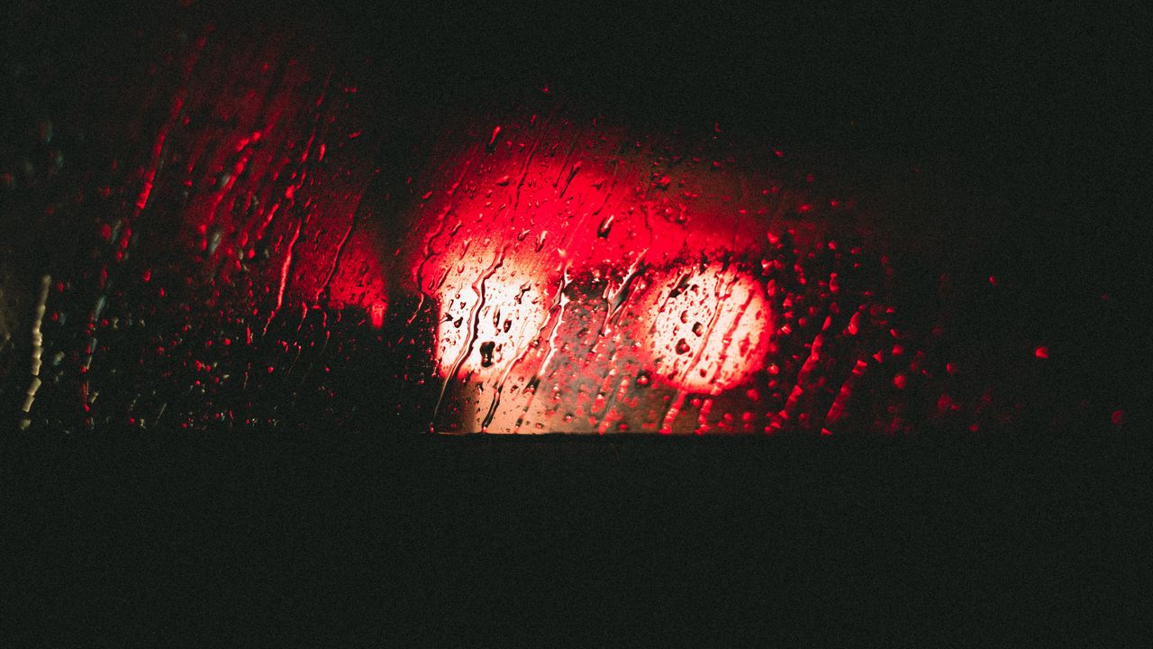 Wallpaper glass, wet, dark, light, red