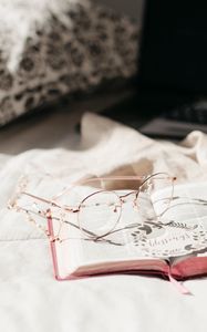 Preview wallpaper glasses, book, cloth, white