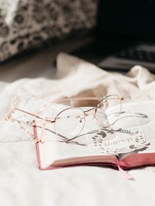 Preview wallpaper glasses, book, cloth, white