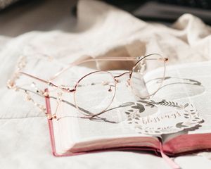 Preview wallpaper glasses, book, cloth, white