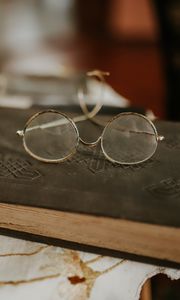 Preview wallpaper glasses, book, vintage