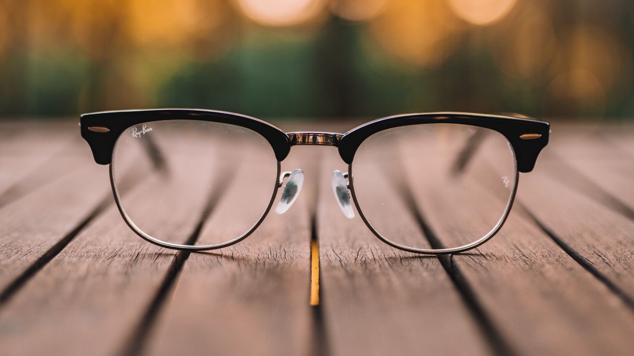 Wallpaper glasses, lenses, boards, wooden, blur