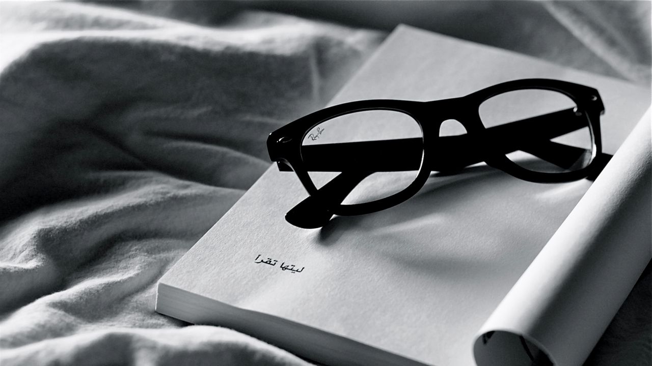 Wallpaper glasses, miscellaneous, book, cloth, black white
