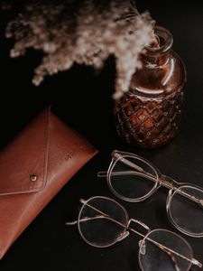 Preview wallpaper glasses, vase, still life