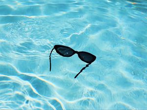 Preview wallpaper glasses, water, waves, glare, pool