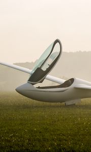 Preview wallpaper glider, fog, grass