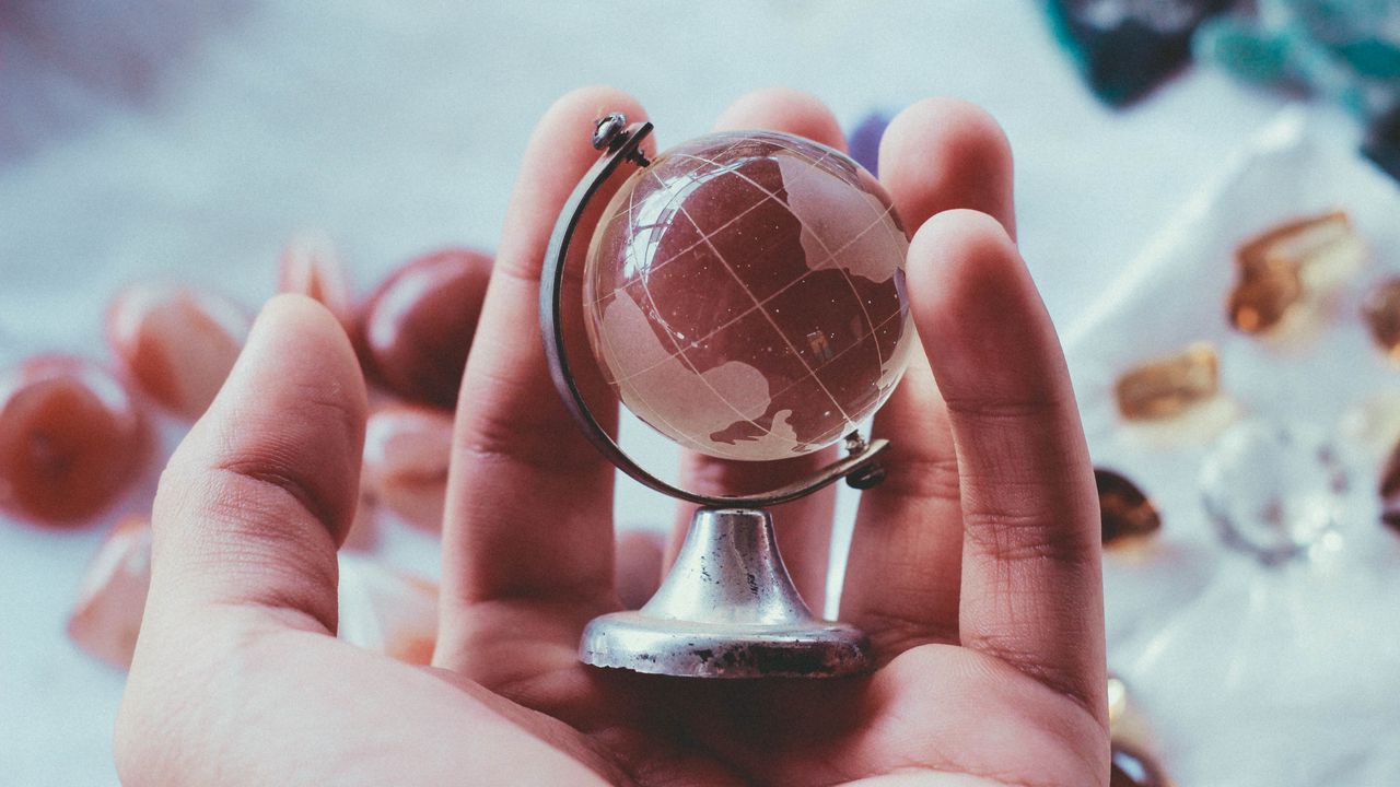 Wallpaper globe, souvenir, hand, glass