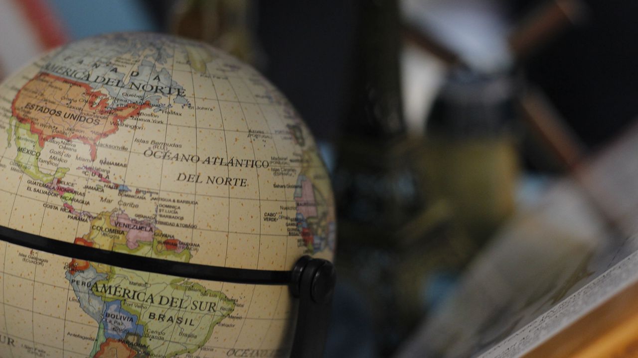 Wallpaper globes, maps, globe