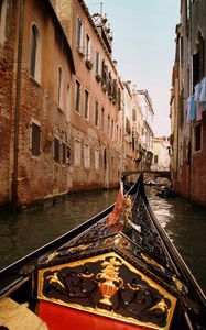 Preview wallpaper gondola, canal, italy, boat, river