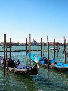 Preview wallpaper gondolas, boats, sea, buildings, city