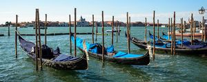 Preview wallpaper gondolas, boats, sea, buildings, city