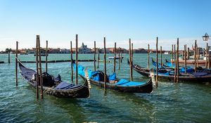 Preview wallpaper gondolas, boats, sea, buildings, city